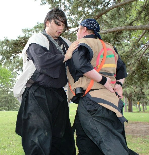 Ryunosuke Helping Knivez.jpeg