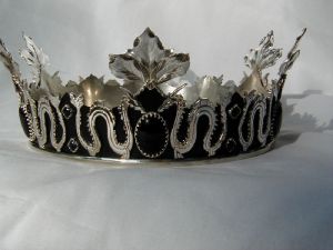 coronet oak leaf crown